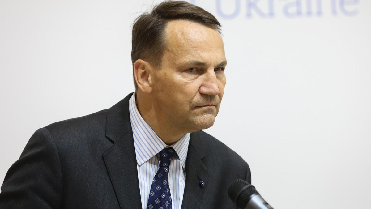 Sikorski punktuje Kreml: Ostra reakcja na propagandę